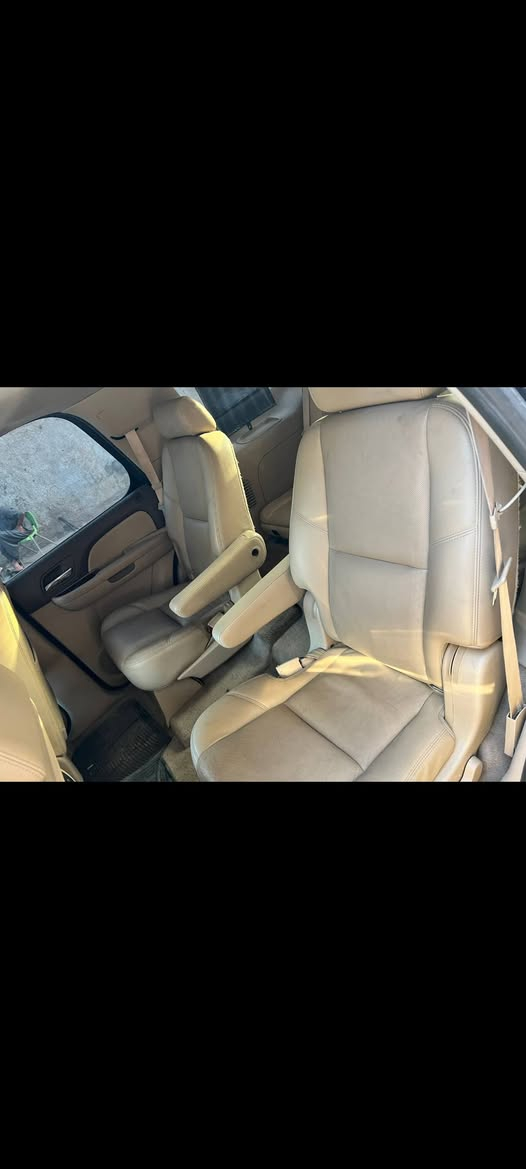 سلام عليكم تاهو 2009 ادوات ادوات
سياره جديده مال جناي 
مواصفات اي لتي زت  فول مواصفات 
داخل عسلي 
كشنات منفصل 
لايت زنون سكن زنون 
معروفه مواصفات اي لتي زت 
السعر 95
العنوان بغداد الرقم ***********
