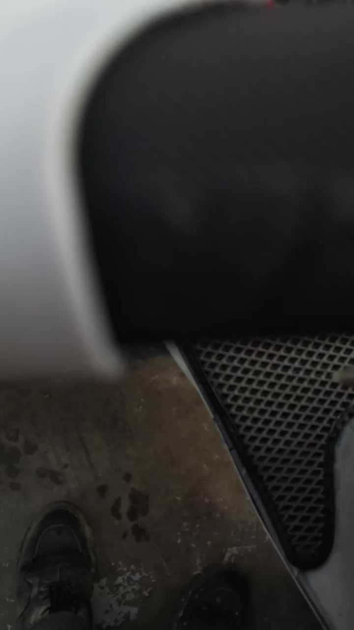 الي بخاطره يتصل ***********
