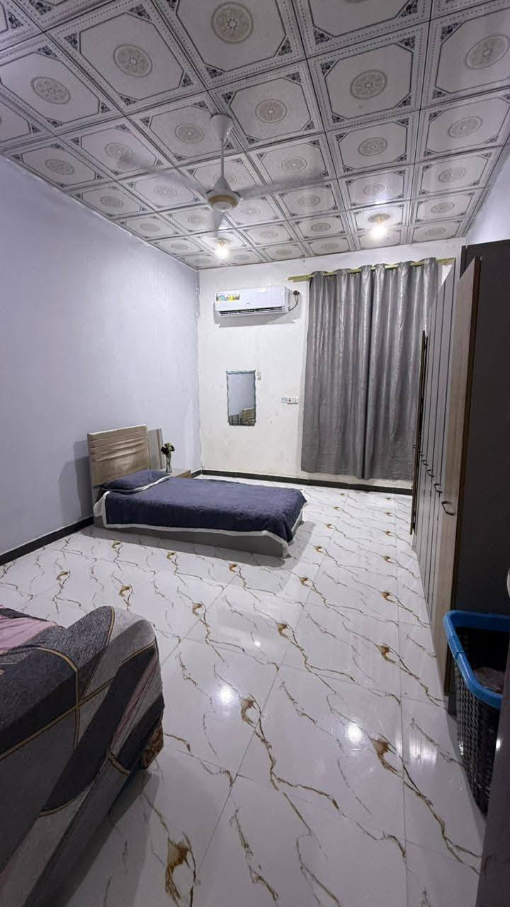 السلام عليكم 
بيت زراعي للبيع منطقة ام هوش آل ابو حسين 
المساحة ٣٠٠م بناء درجة أولى رباط صب كونكريت
غرفتين وصالة ومطبخ وبراني وحديقة مرتبة 
البيت جدا نظيف ومرتب 
السعر ٧٣ مليون 
***********
