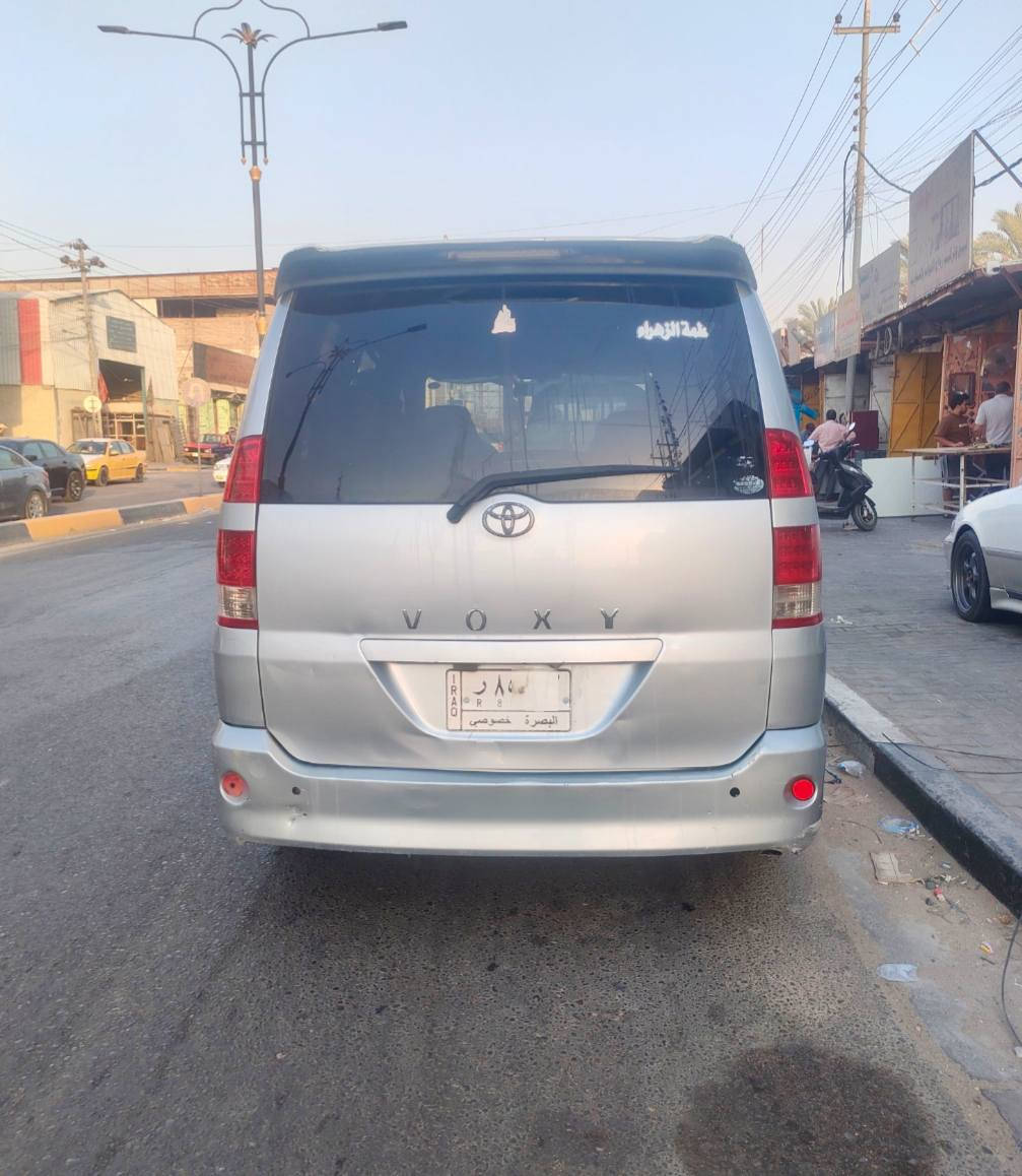 السلام عليكم
تيوتا ستيشن فوكسي ياباني  voxy 2005 احدث من النوح او النوها
7 راكب تو ويل
سياره شرط الفحص مكينه و كير يخبلن
رقم بصره ر
راعيها موجود ويريد ايحول اصلاً
سنويه تقريبا لنهايه سنه 27 
سياره نقصها تبريد 

مكان السياره
بصره ابي الخصيب
***********

سعر ٩٠ ورقه وبيها مجال وحياكم الله
