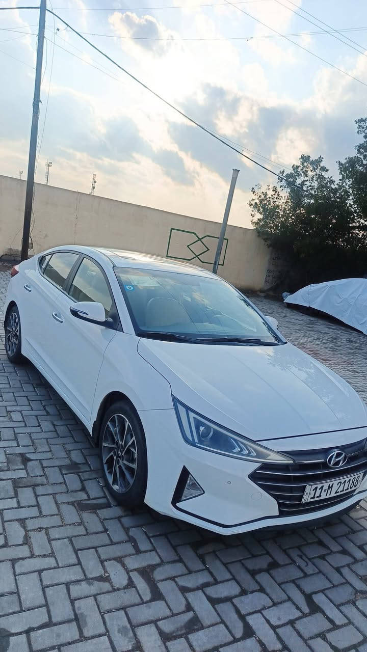 السلام عليكم الانتره للبيع موديل 2020  المواصفات معروفه مكفوله كفاله عامه ما عده شخط باب السايق مكحل موضح بل صوره ماشيه 80  المكينه 2000 دوش السعر 170 بيهه مجال حك الجيه عنوان بغداد ال عامريه قرب نادي الخطوط الهاتف ***********
