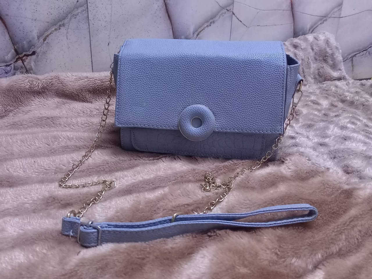 جنطه باله السعر الفين و3


**إذا كنت صاحب هذا الإعلان وتريد حذفه لأي سبب، رجاءا أرسل رسالة إلى الدعم الفني**