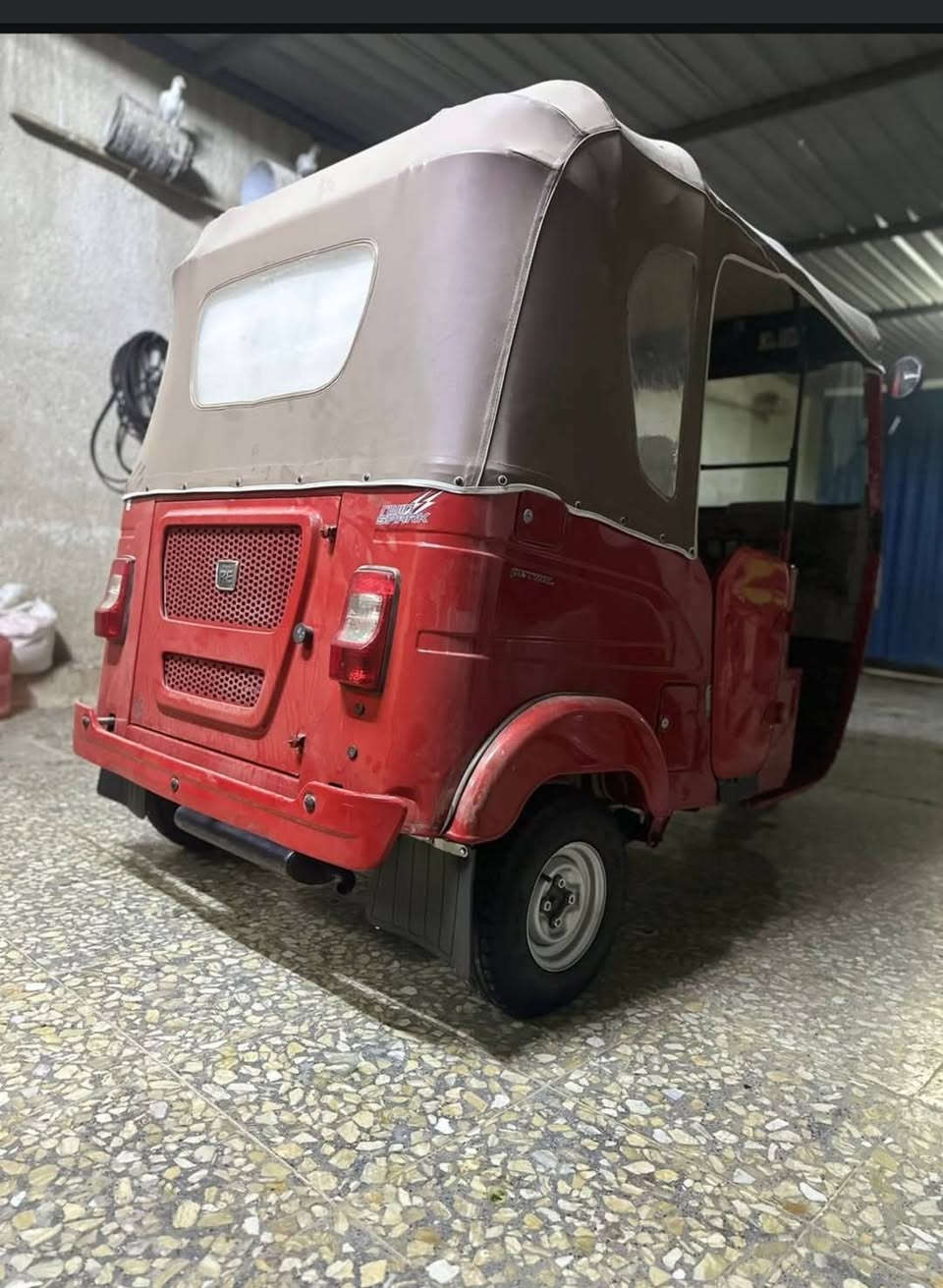 سلام عليكم تكتك 22 للبيع رقم وسنويه كفاله ماعده طخه يم جاملغ مكاني مدينه الصدر سعره 7500   الشراي يخابر ويدلل متواجد واتساب فقط ***********
