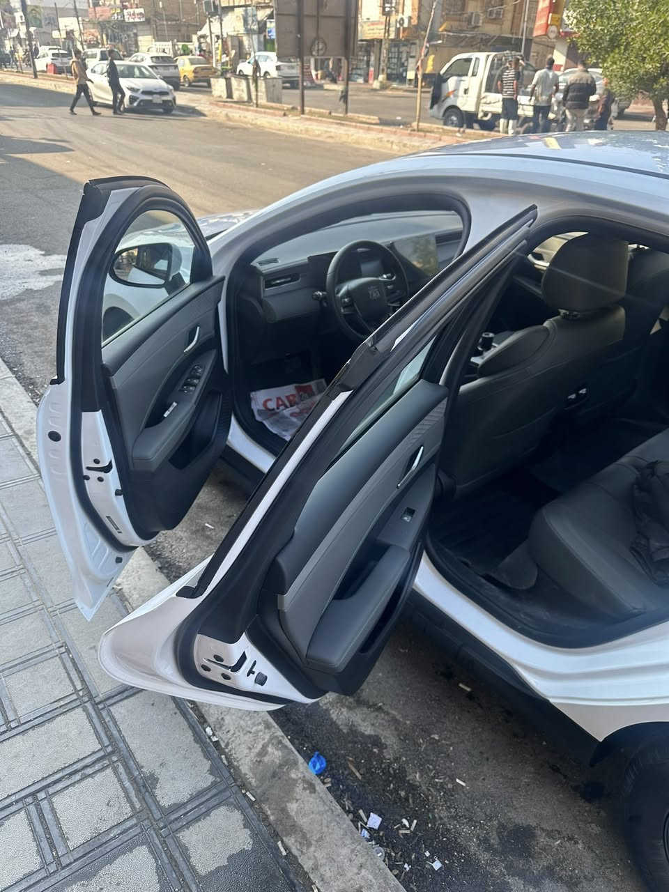 السلام عليكم . كن بلاص ٢٠٢٥ ماشيه ٤٠٠٠ باسمي رقم بغداد تحويل ثاني يوم . مكفوله كفاله عامه  كارت -بصمه - كاعيات - شاحن - والملحقات الباقيه السعر المطلوب ١٧٥٠٠ رقمي *********** -***********
