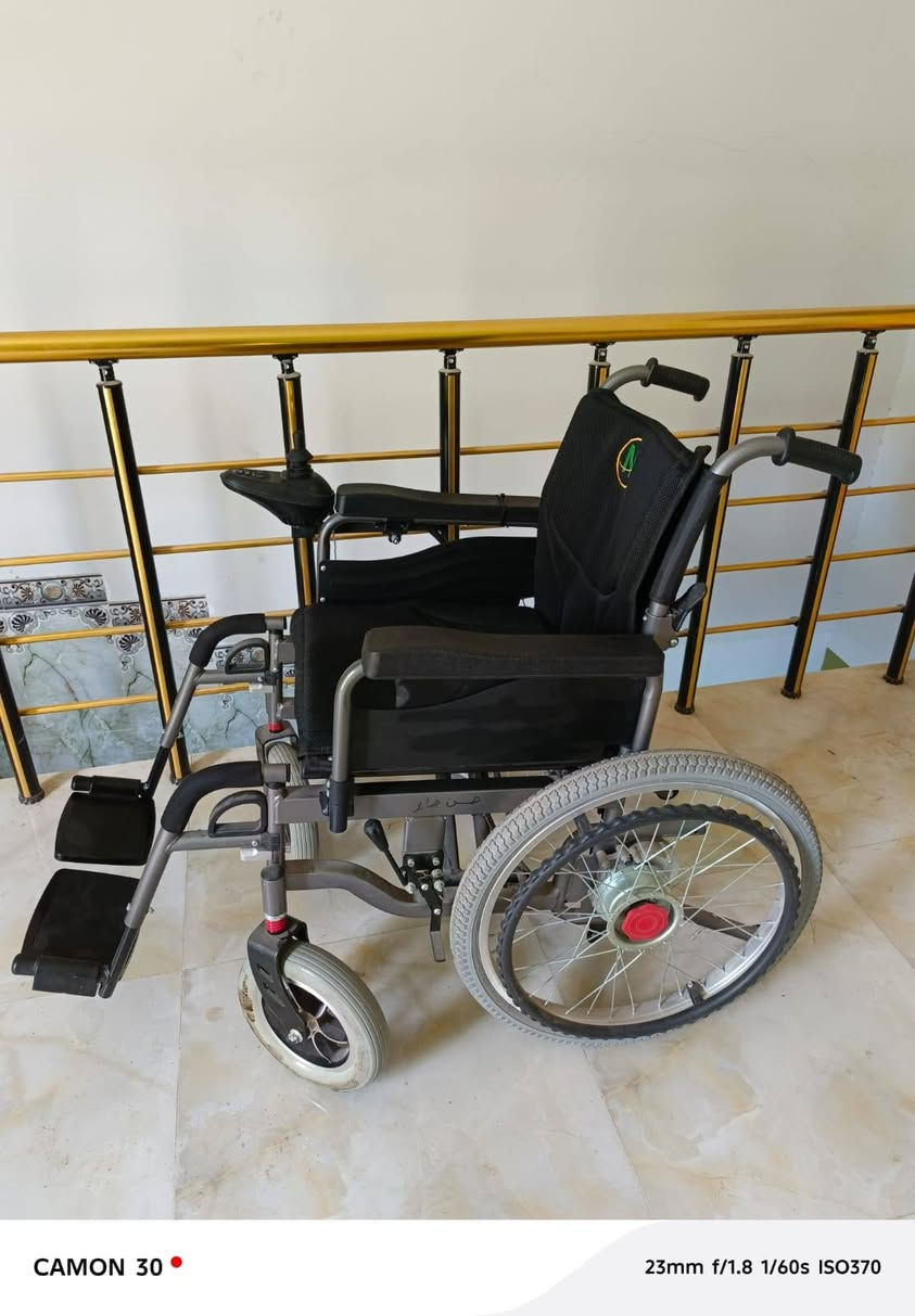 سلام عليكم عربانه كهربائيه شحن ع باتري استعمال واحد فقط مكانه الفضليه للبيع لحاب يشتريه يراسلني وتساب أو يعلق اراسله *********** واكو توصيل اذا تريدوها
