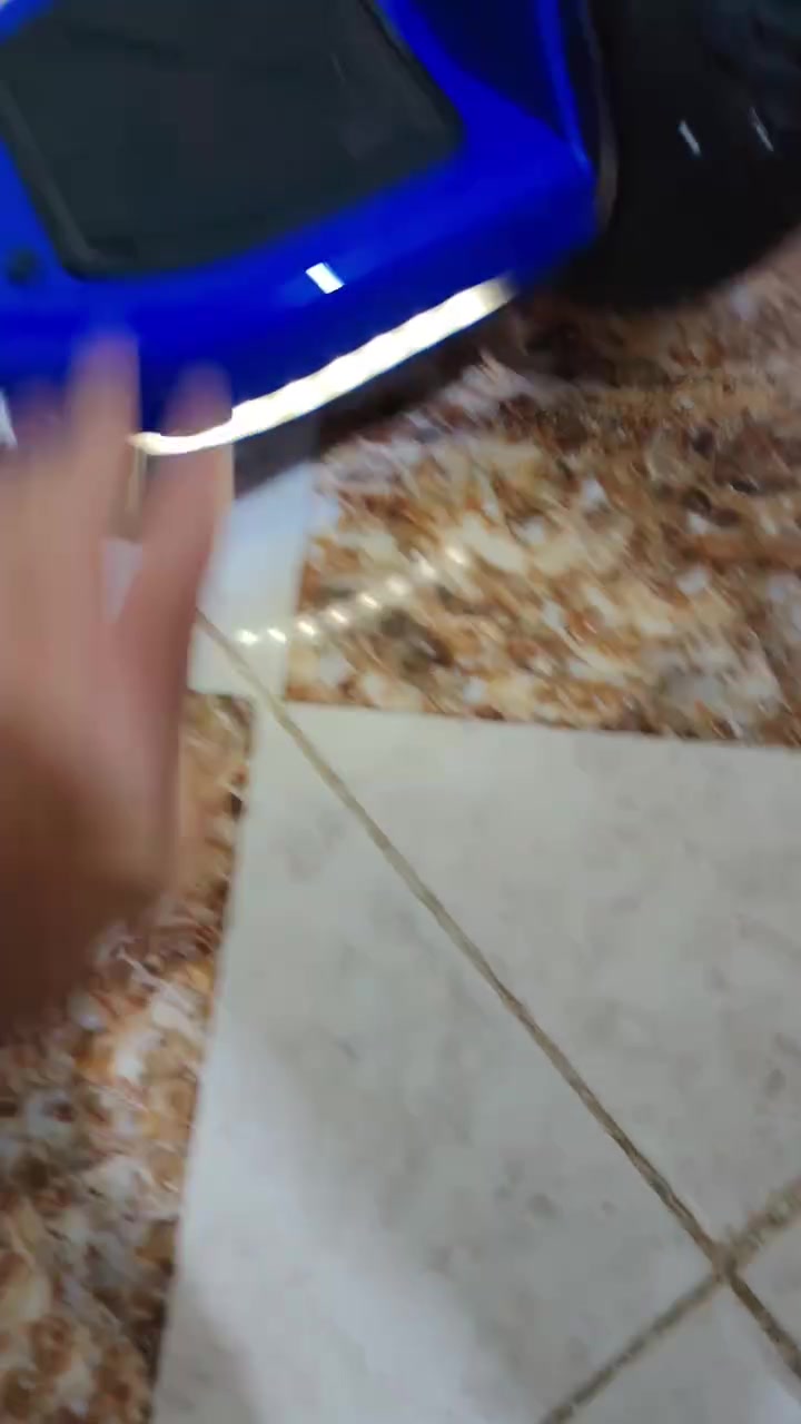 السلام عليكم 
سكوتر للبيع بالكارتون 
٧٥ الف قفل 
***********
