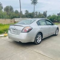 نيسان اليتما موديل 2008 السعر 73 وبيها مجال  07747101372