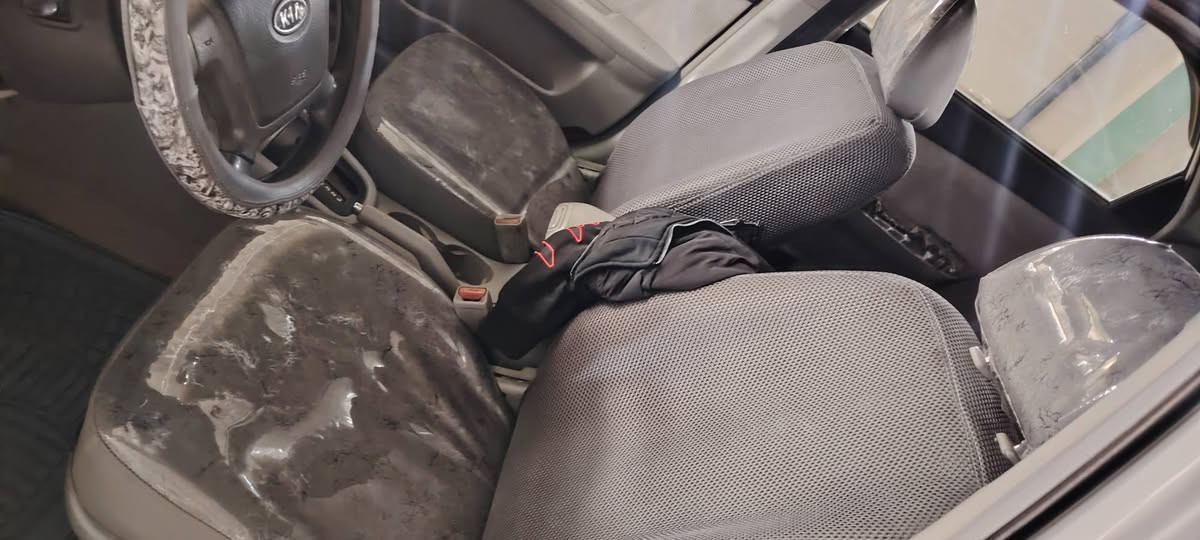 سلام عليكم سبكترا موديل 2008 ضرر جاملغ خلفي جاهزة من كلشي تعمير جديد نقصهة بس التبريد رقم ديالى السعر ٦٣وبيهة مجال حك الجيه ***********
