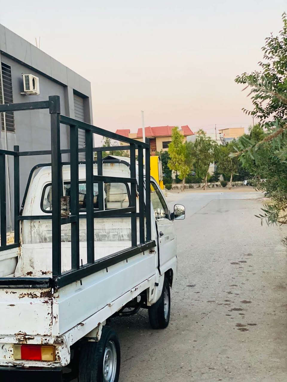 ئەم سەیەیارەیە بۆ فرۆشتن.  زۆر مەزبوتو بیئەیبە ١دینار مەسرەفی نیە گیرو مەکی نەی بەشەرت. مەکینەی لۆک خراوەتە سەری.  زۆر پاکو بی ئەیبە سئری ١٣گەلەو کەمیک مئامەلە. ئەدمین♥️ *********** Singapore
