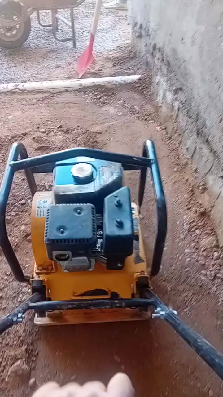 السلام عليكم كادر تفليش بيوت
 تصعيد تراب تنضيف بيوت
 صب بيوت ارضيه لبخ بتلوات 
دخول سبيس للبيت
 ابو علي ***********
