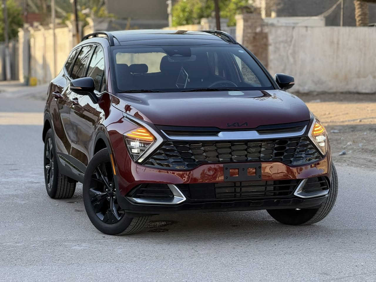 كيا سبورتج وارد أمريكي موديل 2025 محرك 2500GDI ماشيه 2000زيرو بعده دخول جديد حادثه مفتوحات لايتات وجاملغ ودعاميه مبدله أمريكي اصليه نفس ألوان سياره كله قطره صبغ مابيه جاملغ الي مفتوح بي رصعه غزيره وداكه بارد بي ديار يعني سياره كله راجعه عله وضع شركه وبديه بعد احله من صور موصفات بلاك توب علايم سود بلادي بصمه بنرامه كرسي كهرباء شاحن وأير ليس جنطه كهرباء تشغيل عن بعد شاشه متصله ايباد رادارات امامي وخلفي وبل مري اشاير بل مري كراسي خزن قطعتين تبريد كراسي تدفى فور ريل 4X4  للتصال *********** ملاحضه سياره بدون رقم مكاني بغداد
