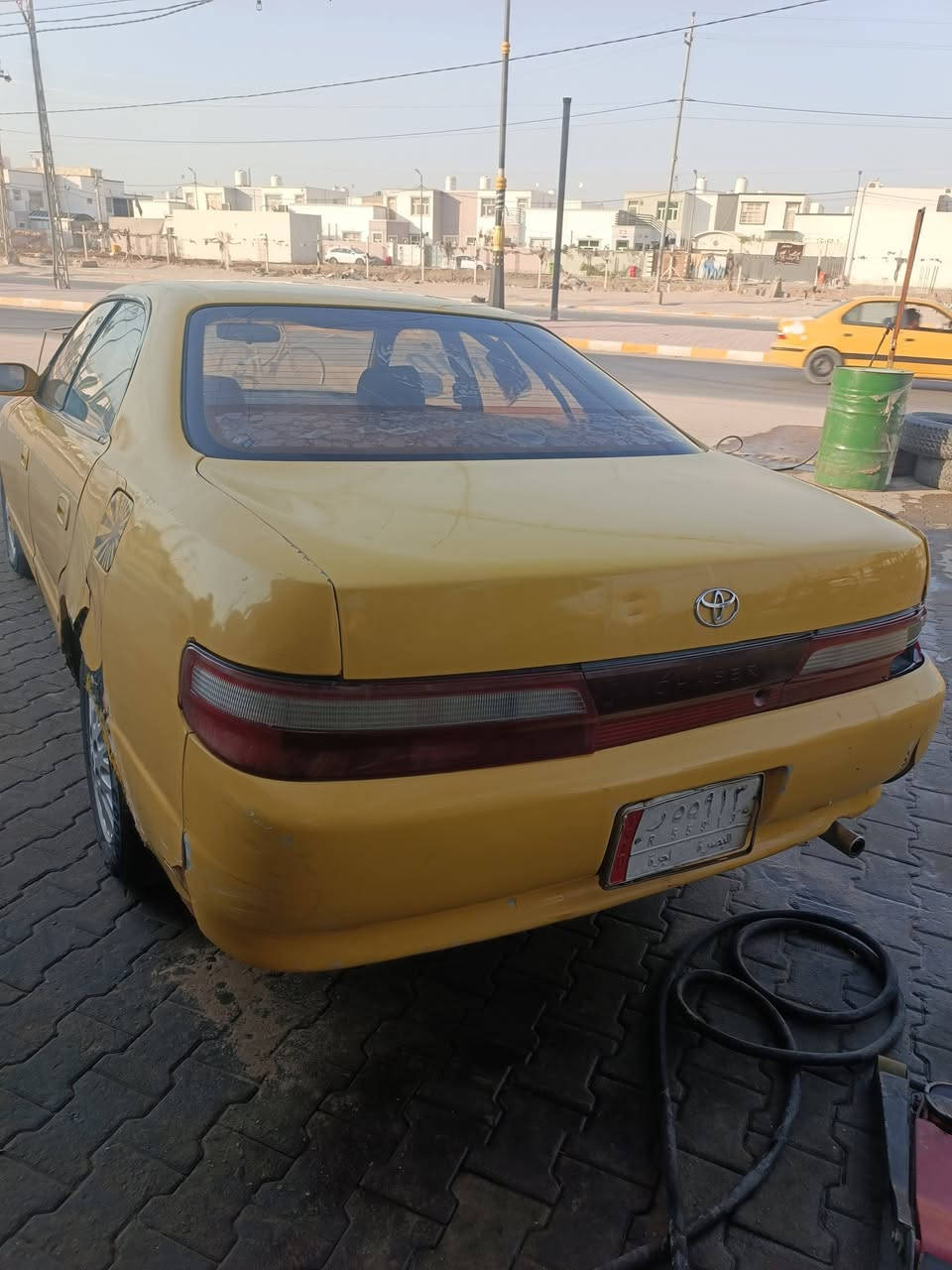 سياره للبيع السعر 18 ورقه وبيها مجال راعيها بالنجف ومكان بالنجف مكينه وقير تعبانات والقشر قدامكم حداديه تايرات زينه***********
