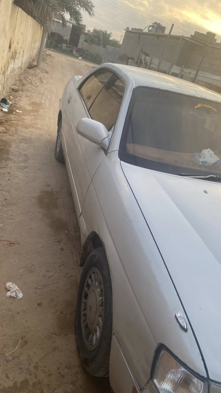 السلام عليكم ورحمة الله وبركاته سياره كراون بطة مثل ماواضح كدامك بالصور كشرتها ||||كير جديد ومحرك جديد 3000 ||حداديه كامله مكفول گصه و نقل تبريد شغال ثلج سنويه بعدها مامنتهيه تقريبن بعد 3اشهر غرفتها حلوه سعر السياره 50وبيه مجال قليل مراوس هم اراوس بسياره حلوه مكاني البصره كرمك علي
رقم الهاتف 
***********واتساب
