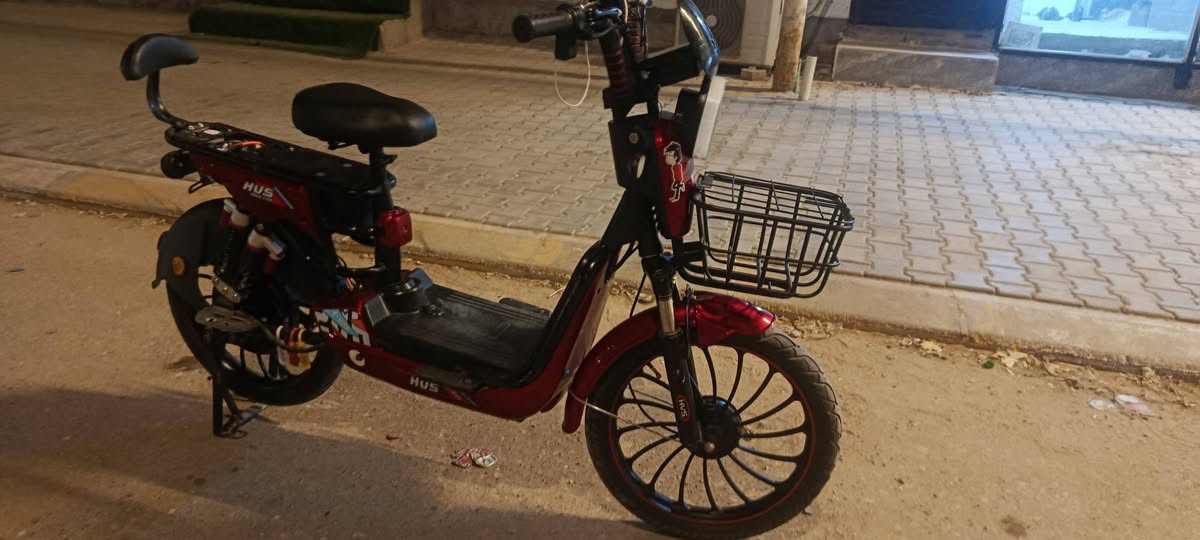 دراجه شحن HUS مواصفات كتالي
5 بطاريات مربع يمشنك 35 كيلو +
بصمه نضام حمايه وسويج  +
حجم 20 تفيد مواصلات +
اخت جديده كفرات لون احمر  نضيفه + سله + ملف 1200W بقدره 60V+ بريكات خلفي وامامي + mp3 صوته حيل عالي + شحن USP+ حماله تلفون + دراجه سريعه سرعه 99 حقيقي 50  + كهربائيات كله شغاله + نقصه بس مقعد خلفي سعره 4 الاف 
 
دراجه نضيفه ولحد يكسر بسعره سعر 300 وبي مجال للشراي 

رقمي للتواصل / *********** وبل خدمه متواجد ماسنجر مكاني نجف حي السلام
