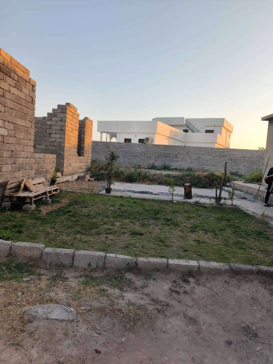 السلام عليكم
هيكل+قطعه ارض للبيع في بيجي حي المهندسين قريب على جامع النعمه 
المساحه400م وجه20 نزال 20م
للاستفسار الاتصال:***********
