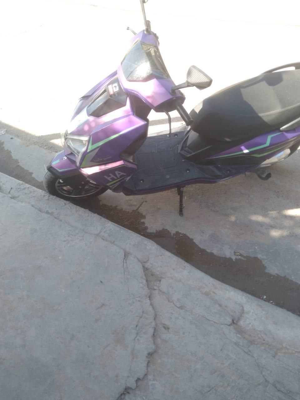 دراجه شحن لبيع نضيفه نزلتها قبل أربع اشهر من رمبا اخذتهه مليون وميه هسه عرضهه ٨٠٠ تصل وتدلل ***********
