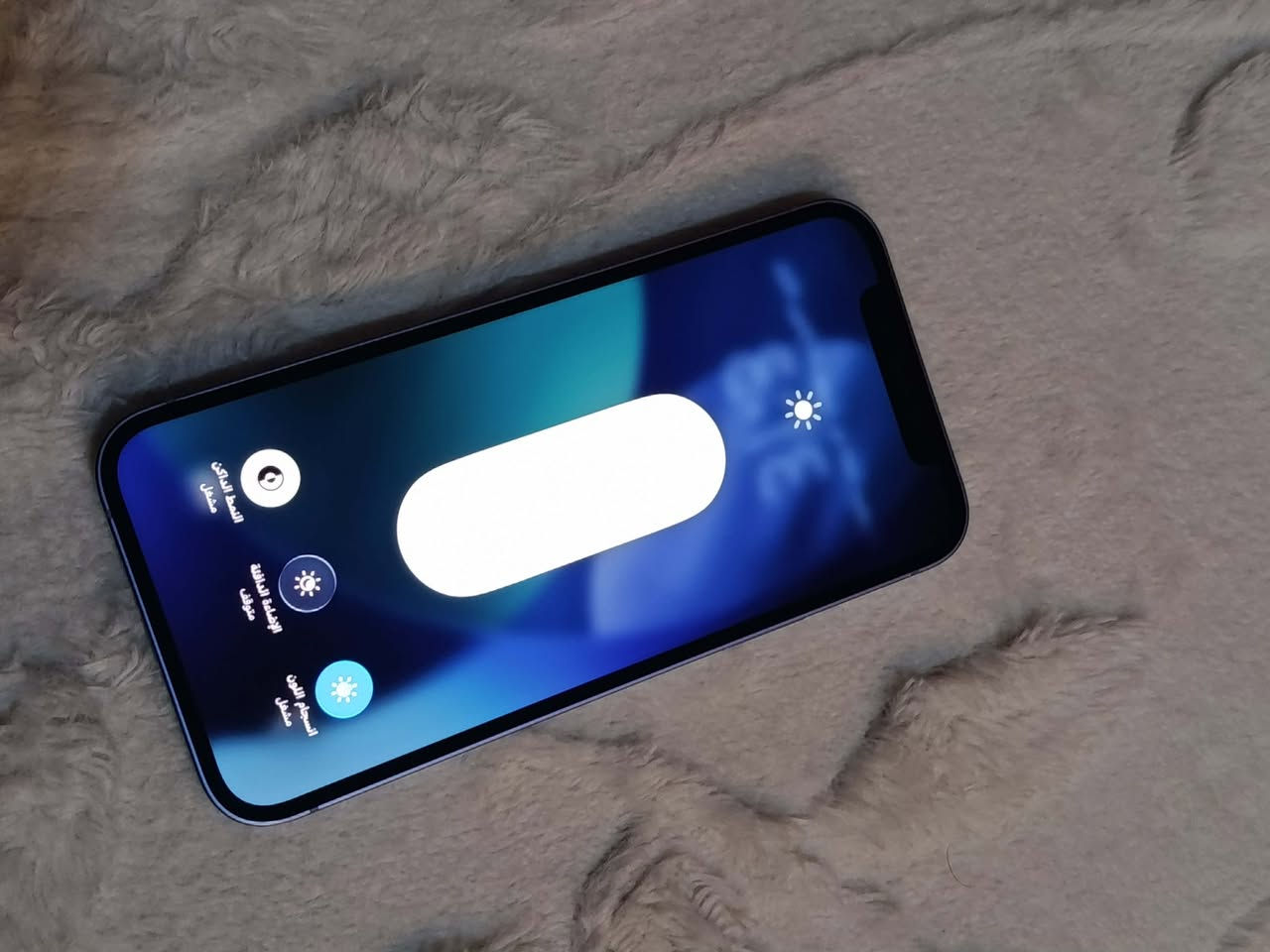 سلام عليكم للبيع / ايفون 12 العادي آخو جديد نضافته 100% جهاز جداً نضيف ما مبدله ولا قطعه كفاله / ذاكرته 256 /و بطاريه 77 جهاز مابي أي صرف كله طبيعي 
جهاز كله شغال و مابي اي خلل / بدون ملحقات / و السعر 345 الف و بي مجال بسيط / مكاني بغداد العامريه للأتصال *********** بي واتساب
