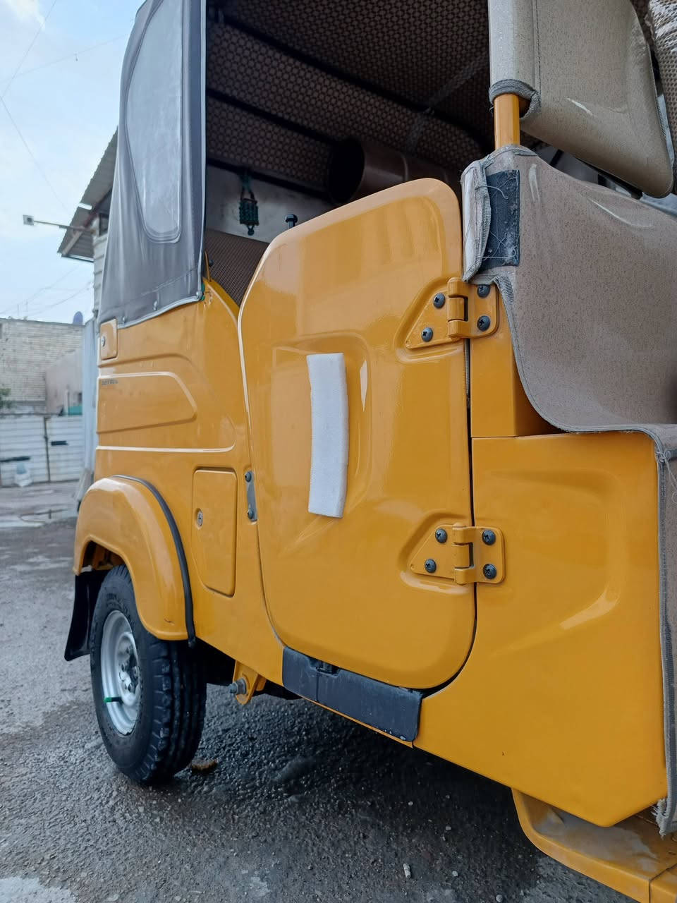 السلام عليكم تكتك موديل 2022 شهر 10 للبيع تكتك كفاله مكينه مامفتوح بيهه شي وكشر نظيف لا خياس ولا تعمير كلشي بلادي بغداد الشعب
***********
