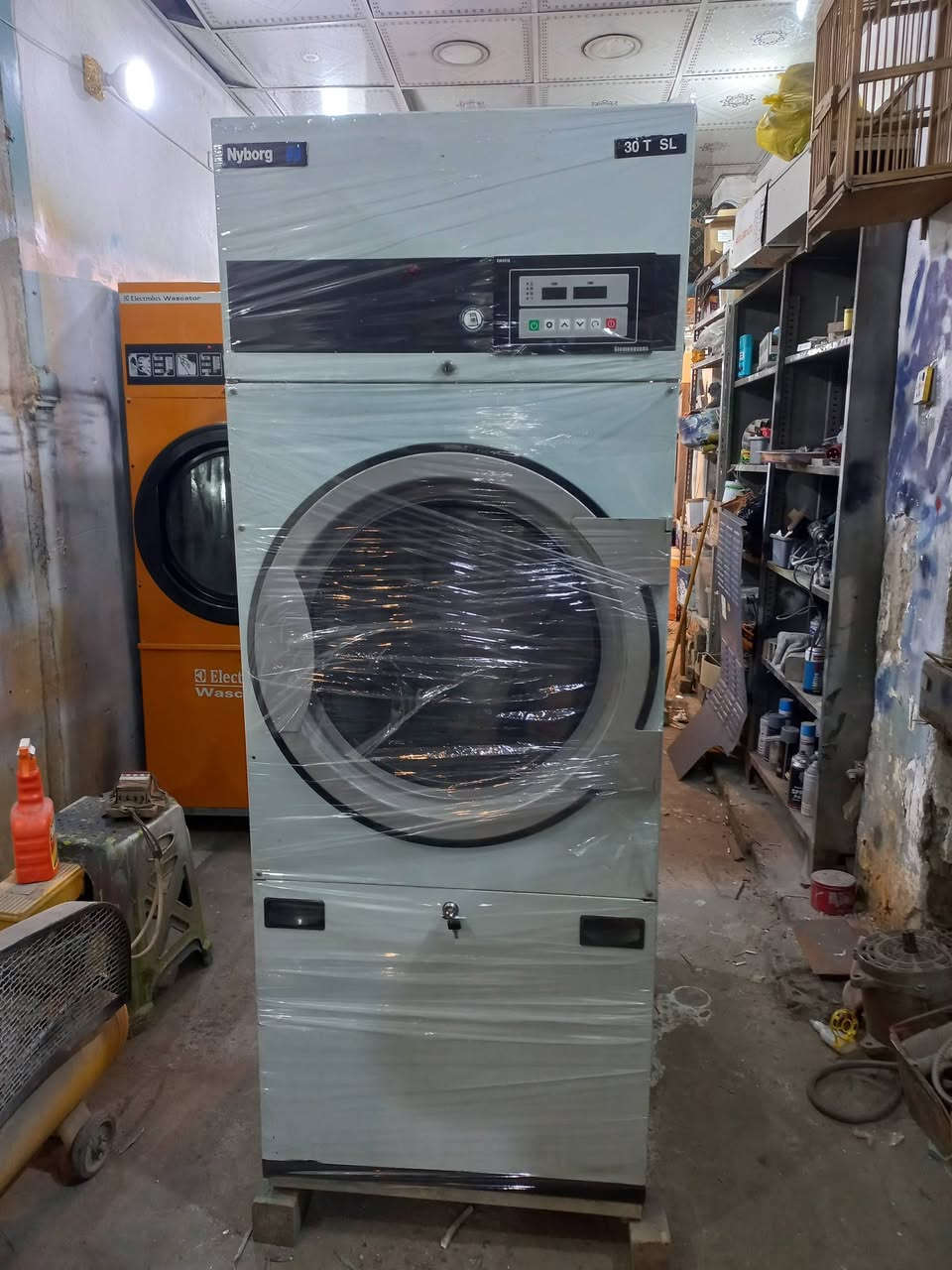 مجفف سويدي حجم ٢٥ كيلو
نظيف جدا جدا الاستفسار مراسله الصفحه او الاتصال على الارقام التاليه 
***********
***********
