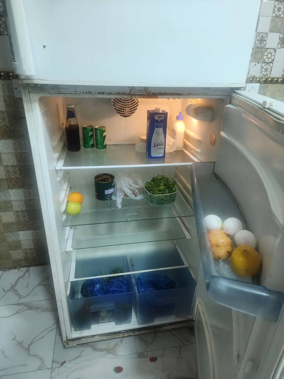 سلام عليكم ثلاجة حجم ٢٨ لبيع ب150  ماطور شرط ثلج  عنوان بغداد الكرخ ..رقم واتساب او اتصال ***********
