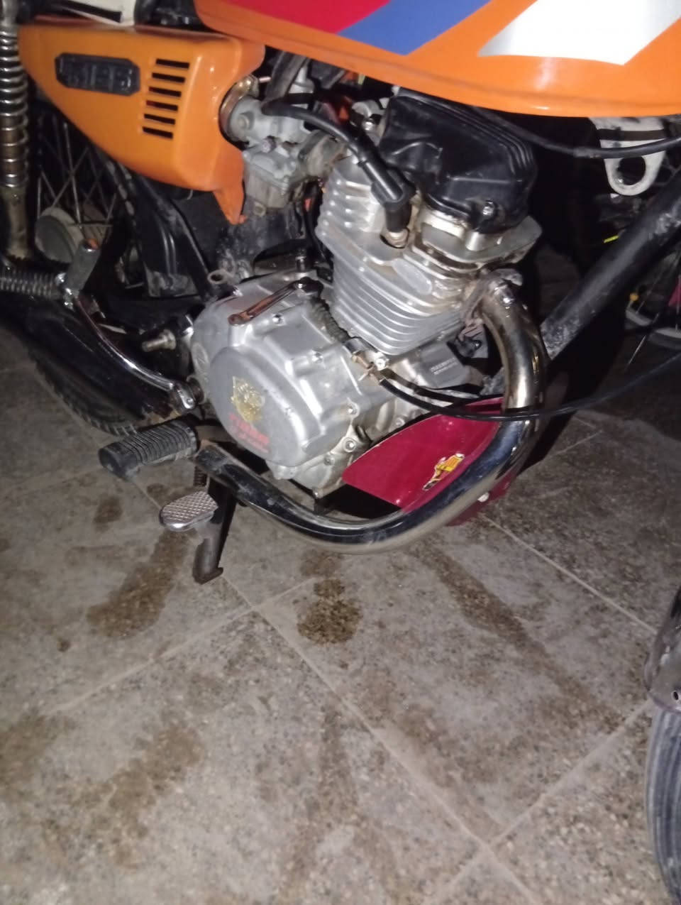 سلام عليكم دراجه اربعه كير كلك أوراقه ضايعه للبيع مكاني نجف الدراجه نضيفه مامتعوبه اي نقص مابيه كله تبديل جديد مال جناي اشتريت ستوته وريد ابيع شرط النضافه الرجاء الموشراي لا يجيني السعر 300بيه مجال للشراي


**إذا كنت صاحب هذا الإعلان وتريد حذفه لأي سبب، رجاءا أرسل رسالة إلى الدعم الفني**