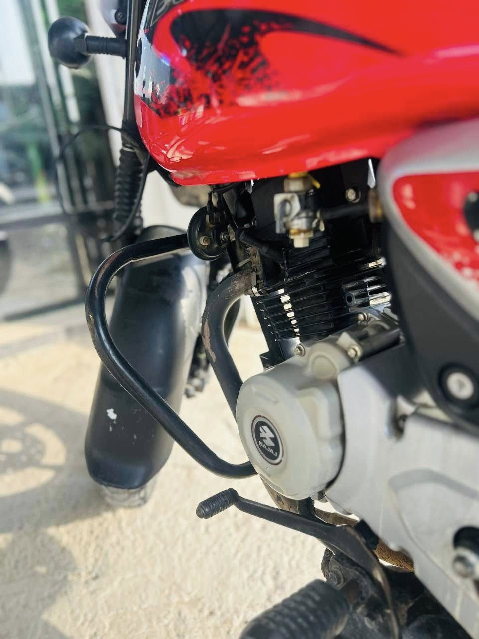 سلام عليكم دراجه بوكسر 23 رقم وسنويه انكليزي بسمي هزه جديده تحويل ثاني يوم نضيفه لدراجه مابيهة اي نقص مكاني بغداد التاجي ( ***********
