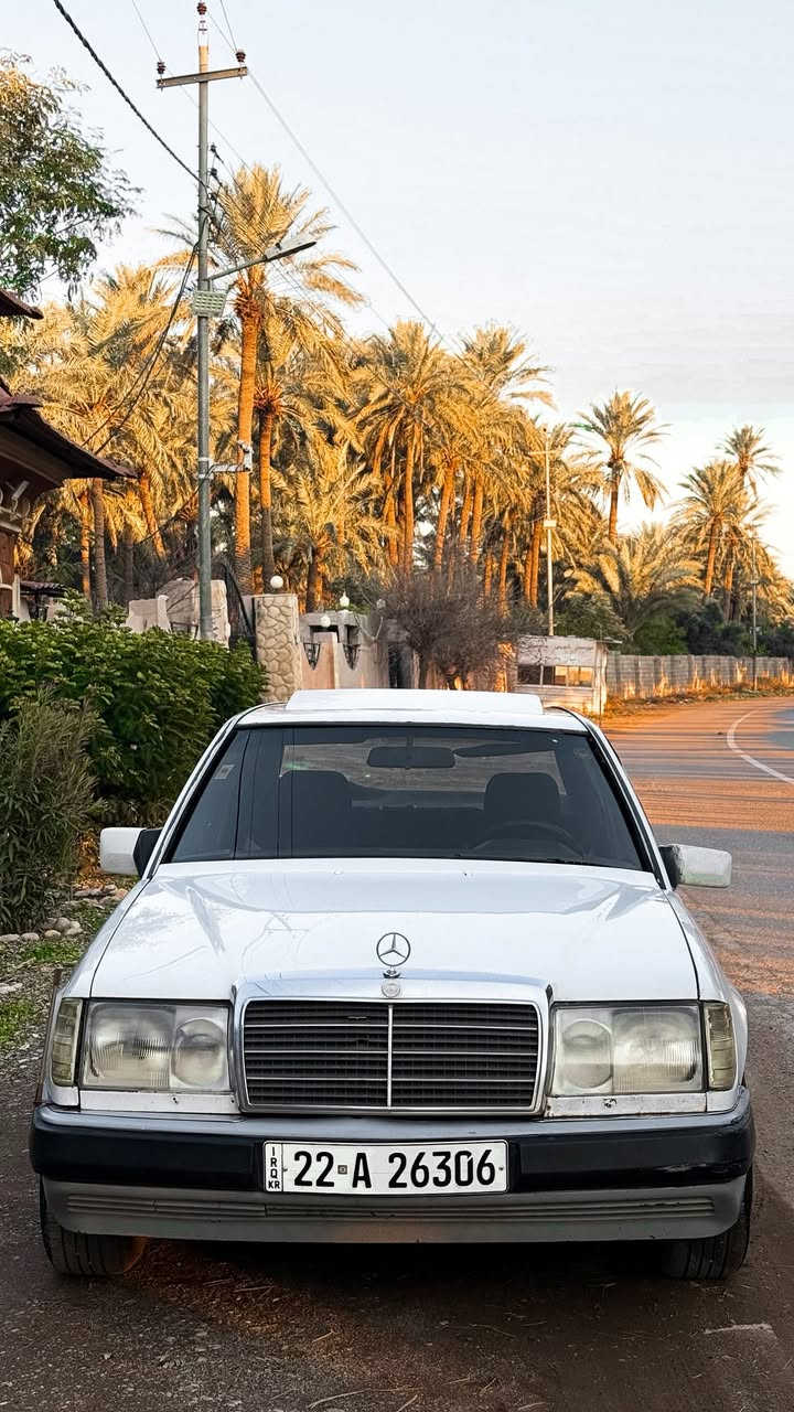 مارسدس دب موديل ١٩٨٦
رقم اربيل باسمي سنويه لحد ٢٠٣٠ 
هزه براد كلشي جديد 
كير محرك (بطه)  بشرط 
حداديه امامي خلفي جديده
تدفئه تبريد بشرط 
سلايد روف طكتين
سياره صبغ حزام للجماليه
سعر ٤٩ 
***********
