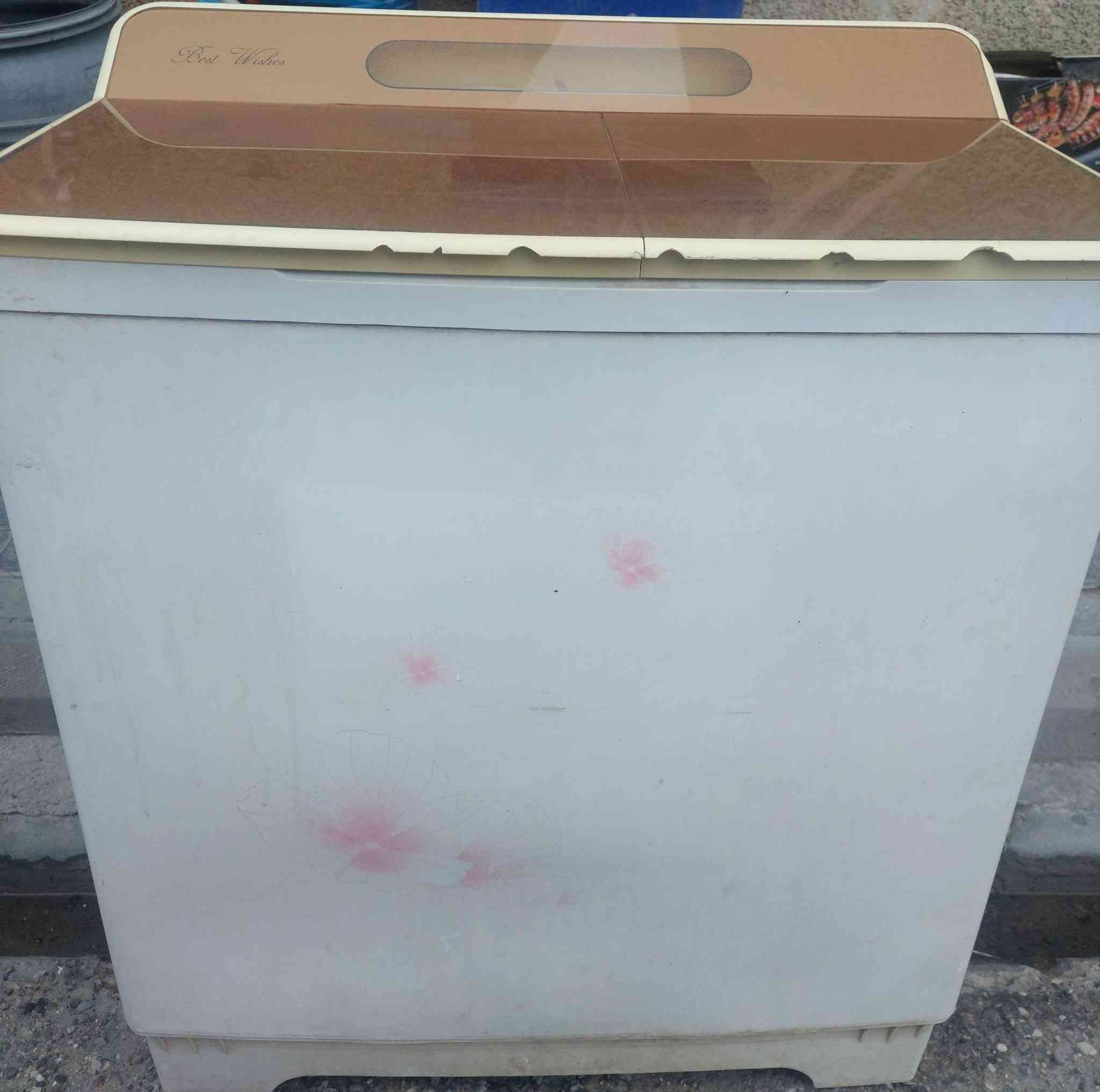 مواد منزلية مستعملة للبيع/خاص فقط
[اشتري غراض بيت مستعملة مناسبة]
فلترماء ٣٠الف شغال شرط
غسالة شغالة شرط الفحص
ثلاجة كونكورد ماجورجديد بلكارتون شرط 
كامرات مراقبة داخلية بدون جهاز
مفرغة مطابخ يابانية اصلية شرط الفحص+فان 
ميزحديد جوا جروخ متراوربع٣٥ الف
عجانة ايرانية جاهزة شرط الفحص١٧٥ الفرن حجم صغير١٧ الف انتيكة 
سماوة


**إذا كنت صاحب هذا الإعلان وتريد حذفه لأي سبب، رجاءا أرسل رسالة إلى الدعم الفني**