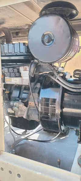 بغداد 
للبيع مولد بيرنكز كاتم نكليزي بلادي  
250 كيفي. بغداد 
***********.
