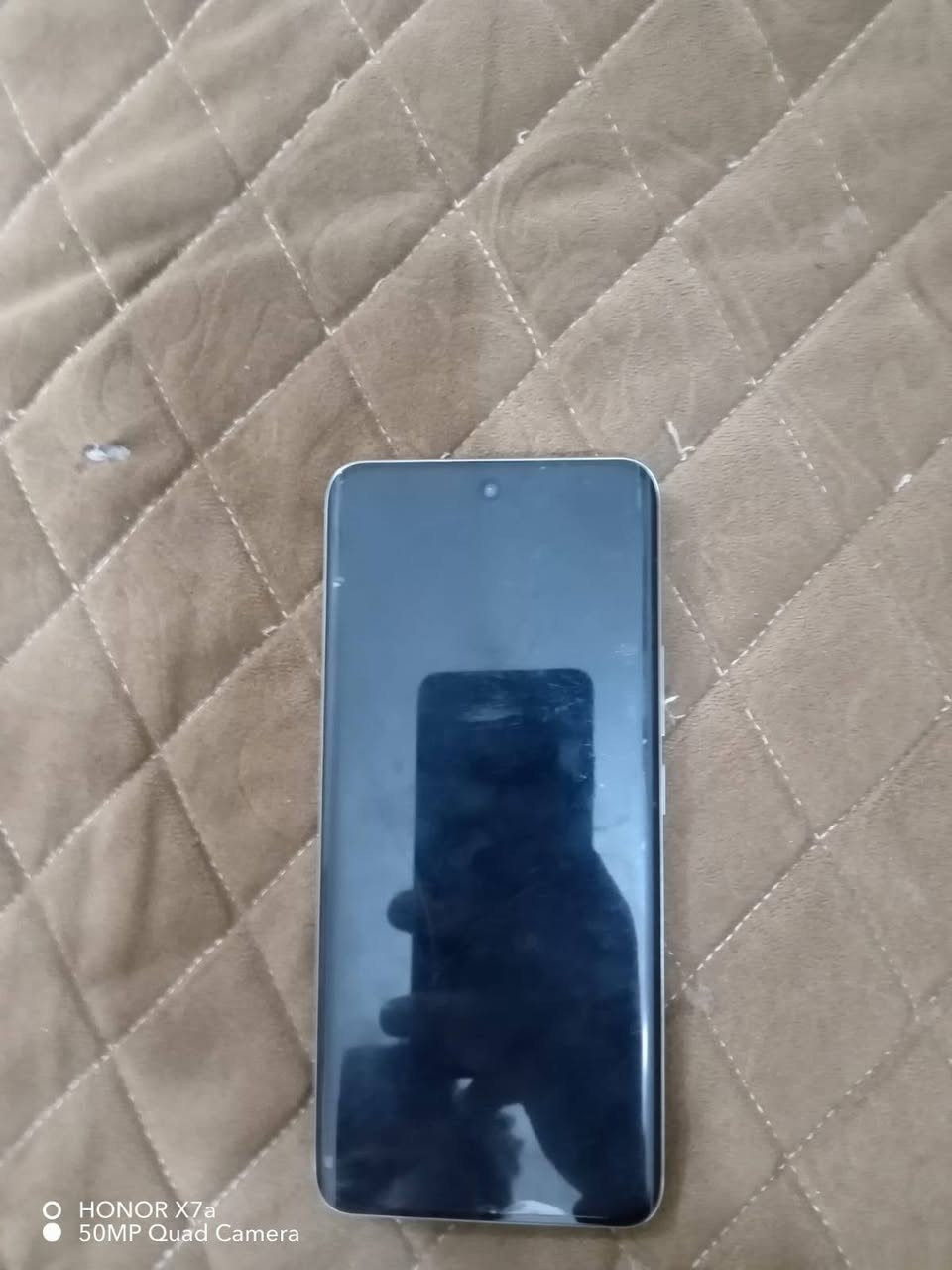 السلام عليكم ريلمي 13 برو 5 جي ذاكره 512 الجهاز صارلي شهر من ماخذه بل كارتونه كلشي  مابيه نضيف احلا من الصور كلشي ممبدل بيه بوبجي يشغل 90 فريم السعر325 وبيه مجال حك الجيه العنوان بغداد العبيدي رقمي ***********
