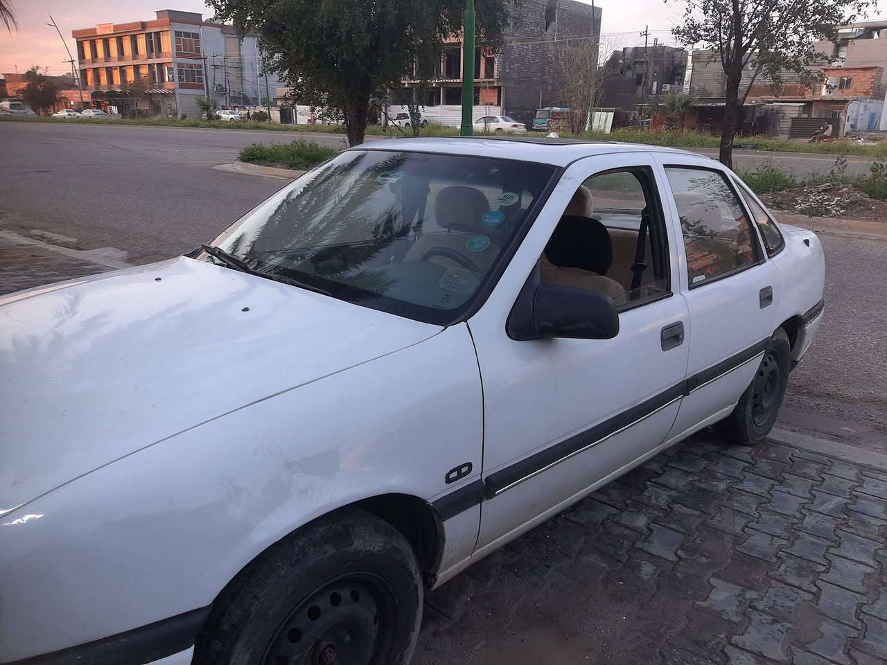 السلام عليكم للبيع فكتره موديل 1989 كير بس ثالث يفلت سياره جاهز من كلا نواحي صدر تايرات كهربائيات سنويه سقطه من شرط اضبار قرص من 2018 بي ضربه من ورا اومن كدام سياره جاهزه سعر28رقم موبايلي  *********** مكان كركوك
