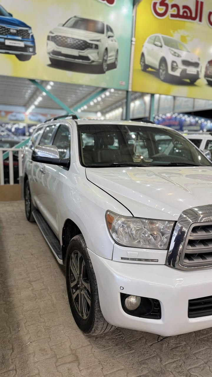 تحيه طيبه
تيوتا سيكويا للبيع فقط 
فول مواصفات بلاتينيوم 
موديل 2009 امريكي صبغ حزام بدون دواخل 
السياره جاهزه للأخير التبريد فقط كمبريسر عاطل 
كير مكينه حداديه تخم تاير كهربائيات كله شغال بيها منضومة غاز تنسى الأصراف 
مكاني النجف 
السعر 163 وبيها مجال بسيط 
***********
