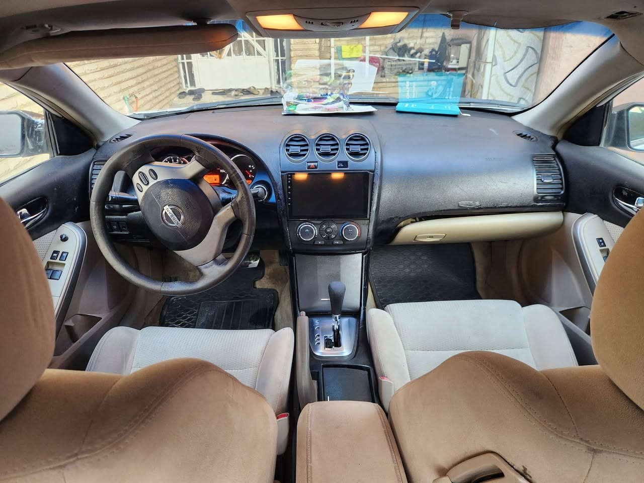 نيسان التيما موديل 2010 تك باب كوبي
رقم بغداد دولي جديد ماشيه 110000
سنويه 2030 غرامات مصفرة 
كير مكينه بلادي ،محرك 2500. 4سلندر 
تبريد تدفئه شغال تبريدهة يخبل 
بيهة سستم صوت خيالي
السعر 63 المكان بغداد حي الجامعة 
رقم الهاتف ***********
