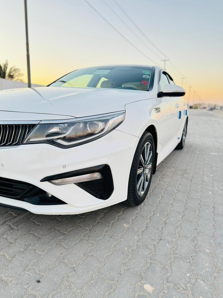 سلام عليكم للبيع كيا اوبتيما الخليجي مديل 2019 محرك 2000 سيارة جديدة رقم أربيل سنويه بعد بيها سنه سيارة كفاله السعر 175 ورقه وبي مجال مكان السيارة بصره رقم الهاتف  ***********
