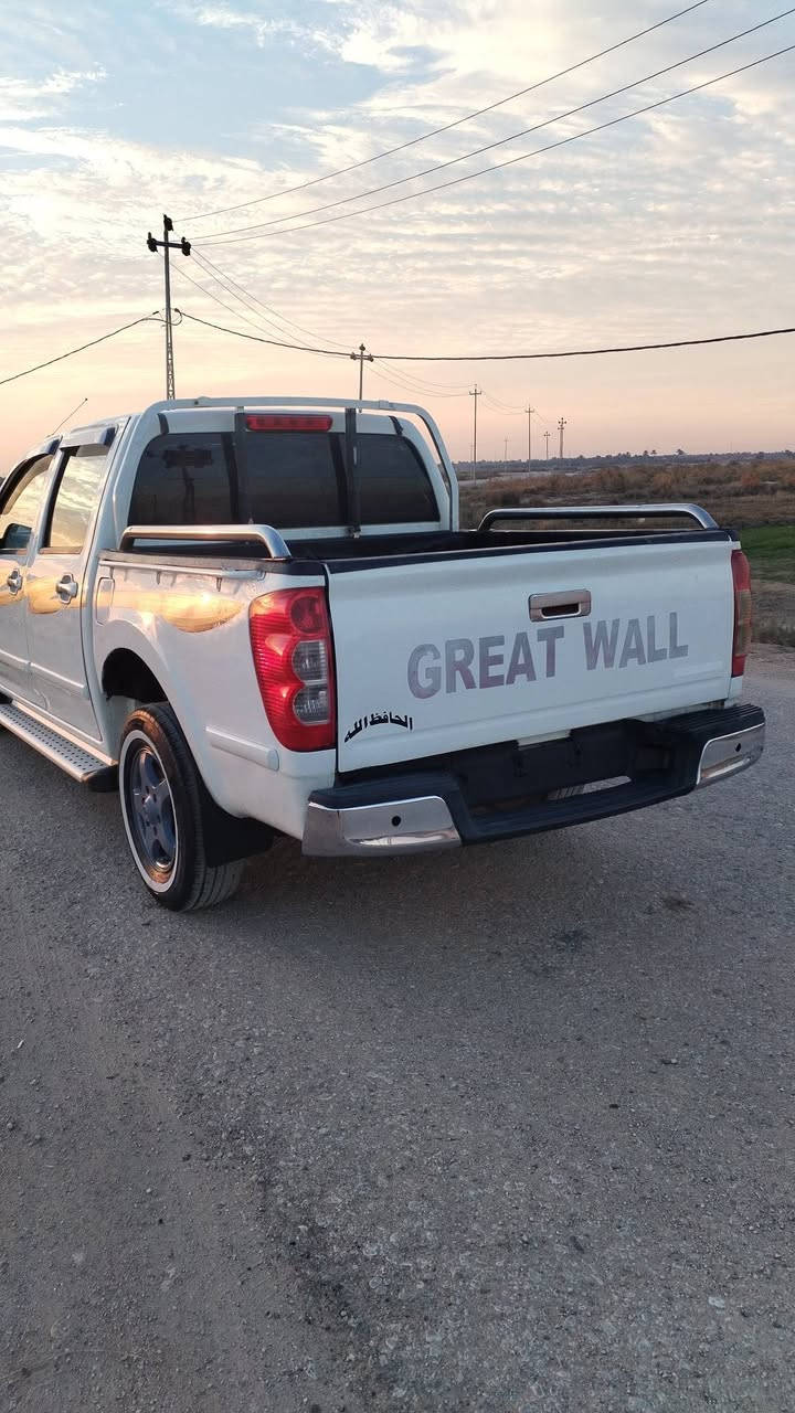 السلام عليكم كريت ويل للبيع مديل 2013 سياره مكفوله من الضربه وتبديل جاهزه من كلشي مكينه كير اكسن عله الشرط سياره جاهزه مال جناي رقم قادسيه دولي سنويه لل٢٩  السعر ٦٦وبيه مجال للشراي مكاني مفرك غماس الاستفسار عل رقم  ***********
