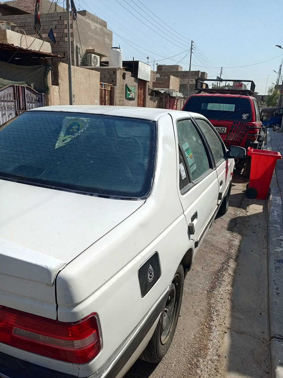 بيجو 405 بيضه خصوصي موديل 2014 سياره حلوه ونضيفه كير مكينه حداديه مكفولات تخم تايرات مكفوله من ضربه كهربائيات كلها شغاله بيع او مراوس سعر 38 وبيها مجال مكاني بصره حيانيه دور الشرطه للستفسار *********** متواجد وتساب
