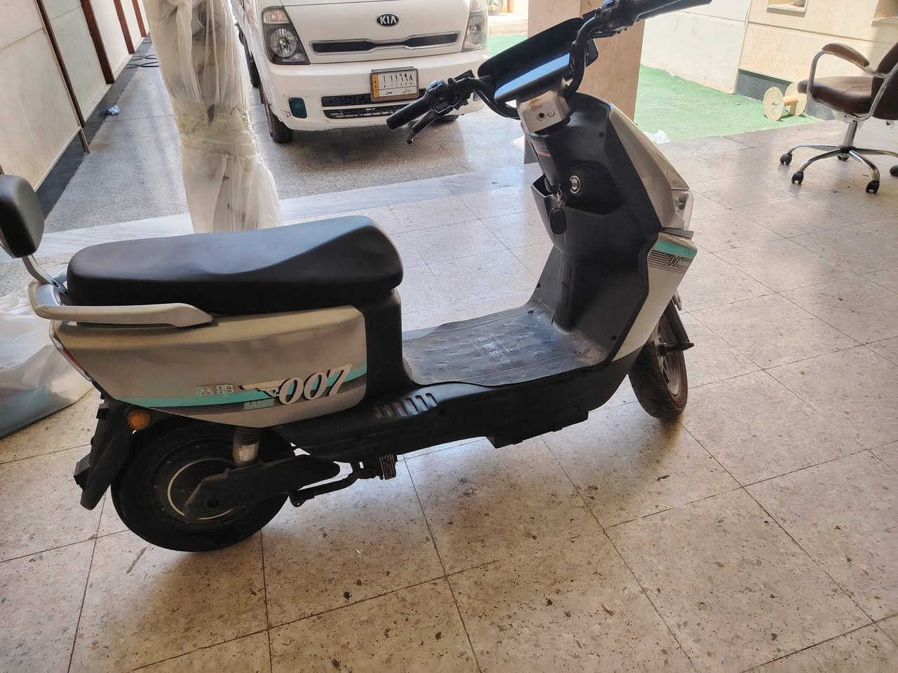 السلام عليكم
دراجه ساجيا 007 او سكنس شحن
دراجه كلش حلوه بل مشي ورزنه ومواصفات قويه 
شاشه دجتل
كاشف اعطال
ABS امامي
قاطع دوره 
قفل ستيرن 
صندوق تحت المقعد وواسع
الدراجه ٦ بطاريات ٧٢ Volt
تمشيك ٤٠ كيلو 
الدراجه جديده مصارلها اقل ال ٦ اشهر 
السعر ٥٢٥ وبيها مجال للطيبين
موقعي📍الكريعات القصور 
وهذا الرقم اتصلو عليه(***********)
