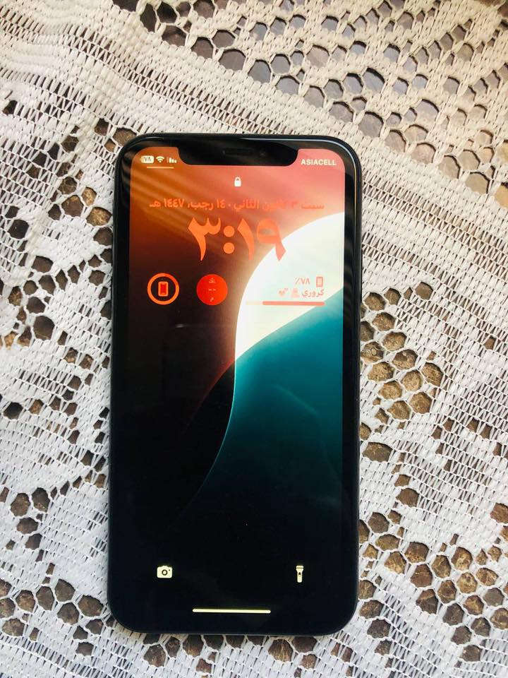 السلام عليكم
ايفون Xr مكفول
ذاكره ١٢٨ وبطاريه ٧٥ وبعده تقره خدمه 
وفيس ايدي شغال وكلشي شغال بي 
سعره ٢٨٥ وبي مجال 
دز نقطه بل تعليقات واجاوبك لو تراسلني واتساب ***********
