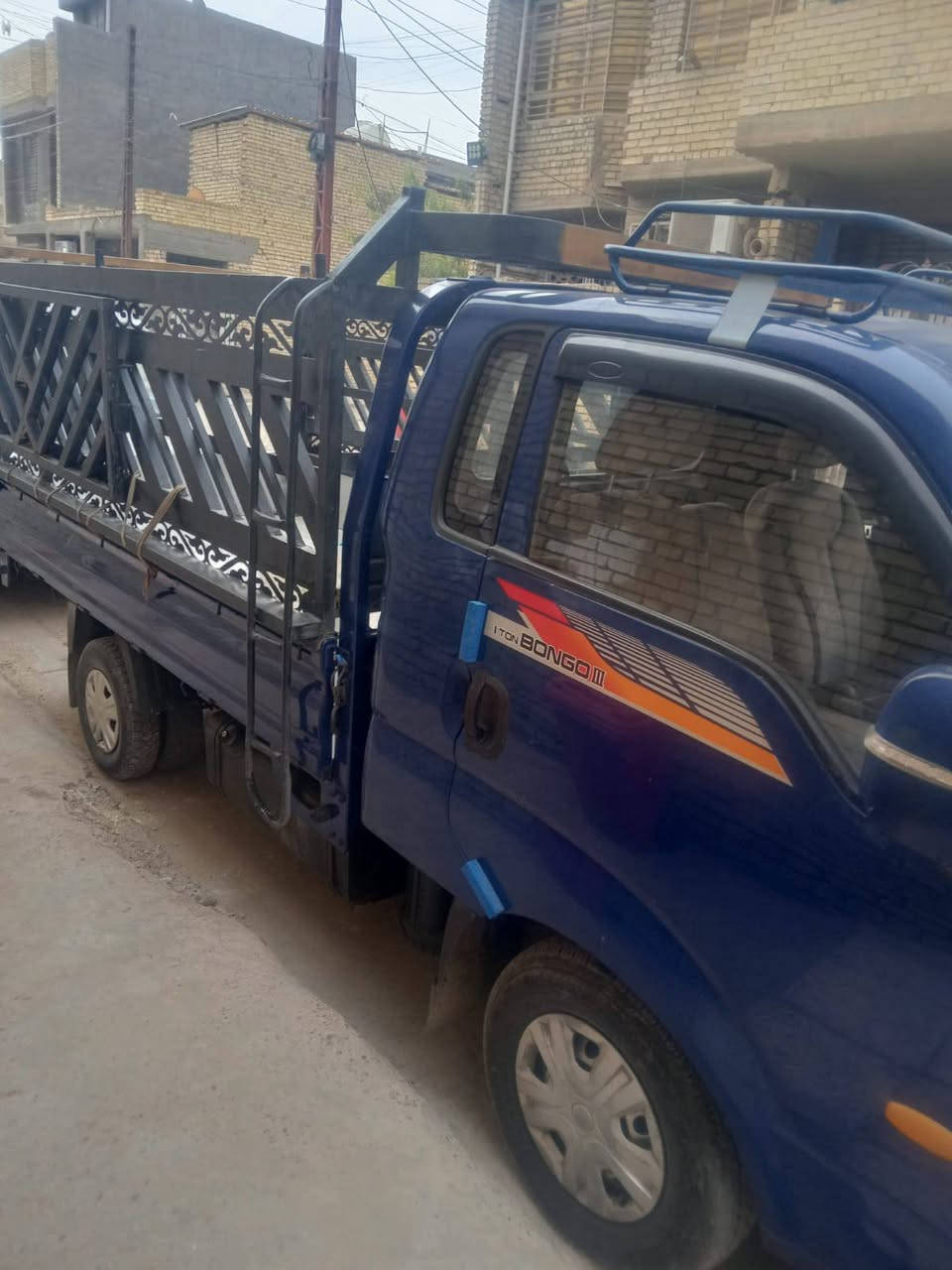 سلام عليكم كيه حمل للبيع موديل 16 كير مكينه مكفولات مسكر 7 كير سياره بلاديه رقم بغداد انكليزي شواصي مكفولات سياره نضيفه ما ناقصها شي كبل لشارع سعر 115 وبيها مجال مكاني بغداد عبيدي رقم الهاتف ***********
