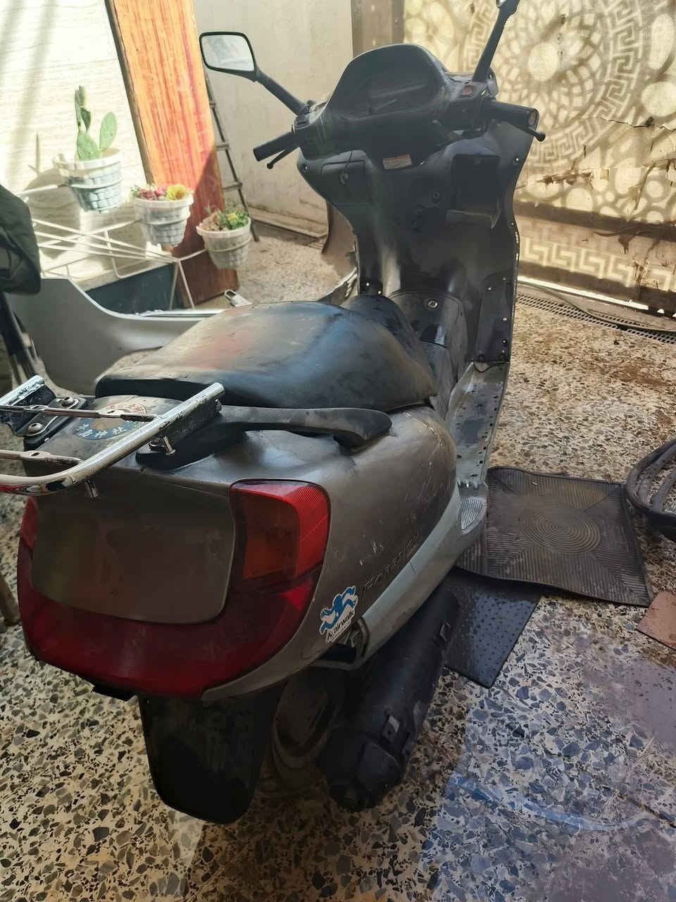 سلام عليكم دراجه فور سايد ما اعرف شبيه ادير بس متشتغل كهربائياته كله شغاله ابيع كوم حديد سعر 250 وبيه مجال *********** العنوان 
الدوره ابو الدشير
