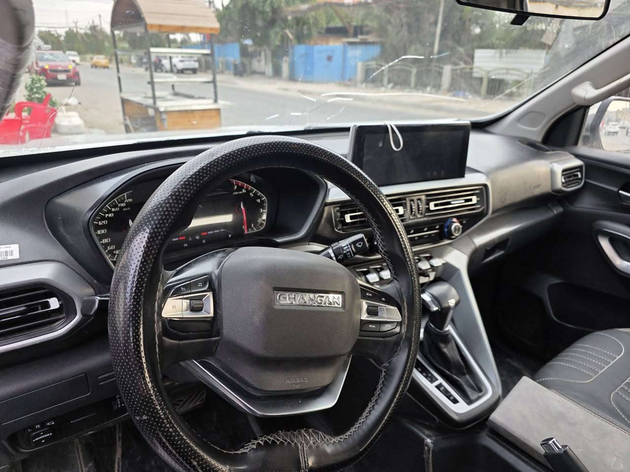 السلام عليكم
 شانجان  هانتر
مديل ٢٢
بعدهي بالضمان الشركة 
الكشنات مدوشمه 
5 راكب  
سعر ١٦٥ 
*********** 
مكان السيارا بغداد - كمساره
