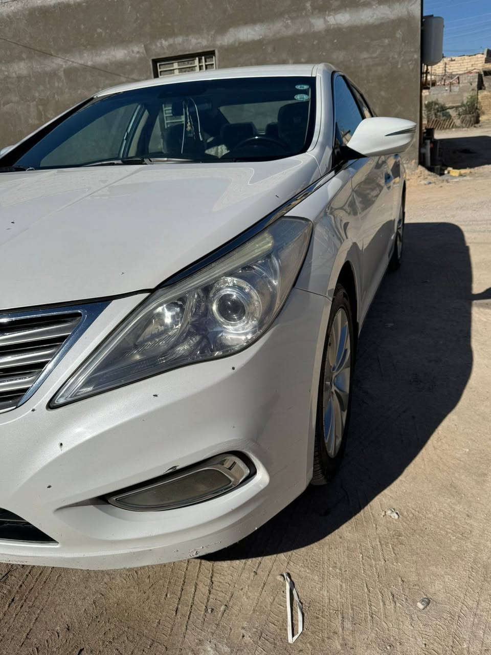 السلام عليكم ازيرا 14 للبيع كفاله عامه ماشيه 158الف كيلو  سنويه جديده ل30 سعرها 145ببها مجال مكان بصره كرمه علي ***********
