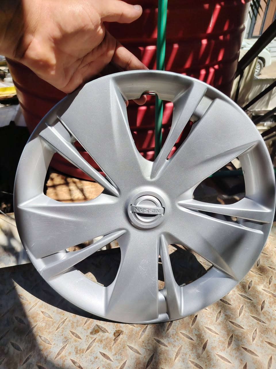 من رخصه مدير الكروب السلام عليكم اخوان عندي كبات نيسان صني هندي موديل 20قياس 14نضافه 90 بل ميه السعر 40الف استفسار اتصل على الرقم ***********
