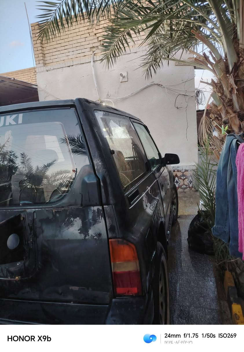 السلام عليكم
سازوكي للبيع محرك وكير عادي المحرك شوي يدخن ابيض السياره رقم إنجليزي بسمي سنويه إلى٣١ السعر ٢٣ مكان السياره البصره***********
