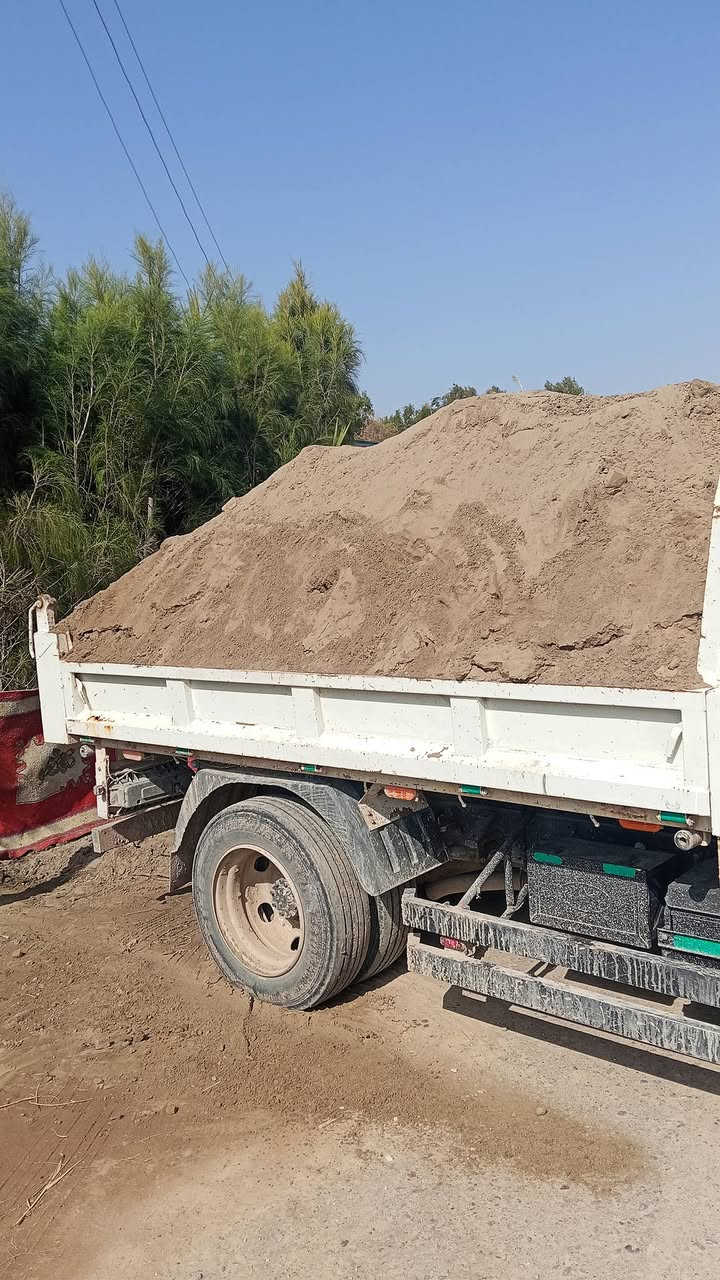 السلام عليكم يوجد رمل زميج نظيف وصالح لزراعة الحدائق و المشاتل ويوجد توصيل داخل الكوت . تك او سكس او كية . 
وهذا رقمي
 ***********
