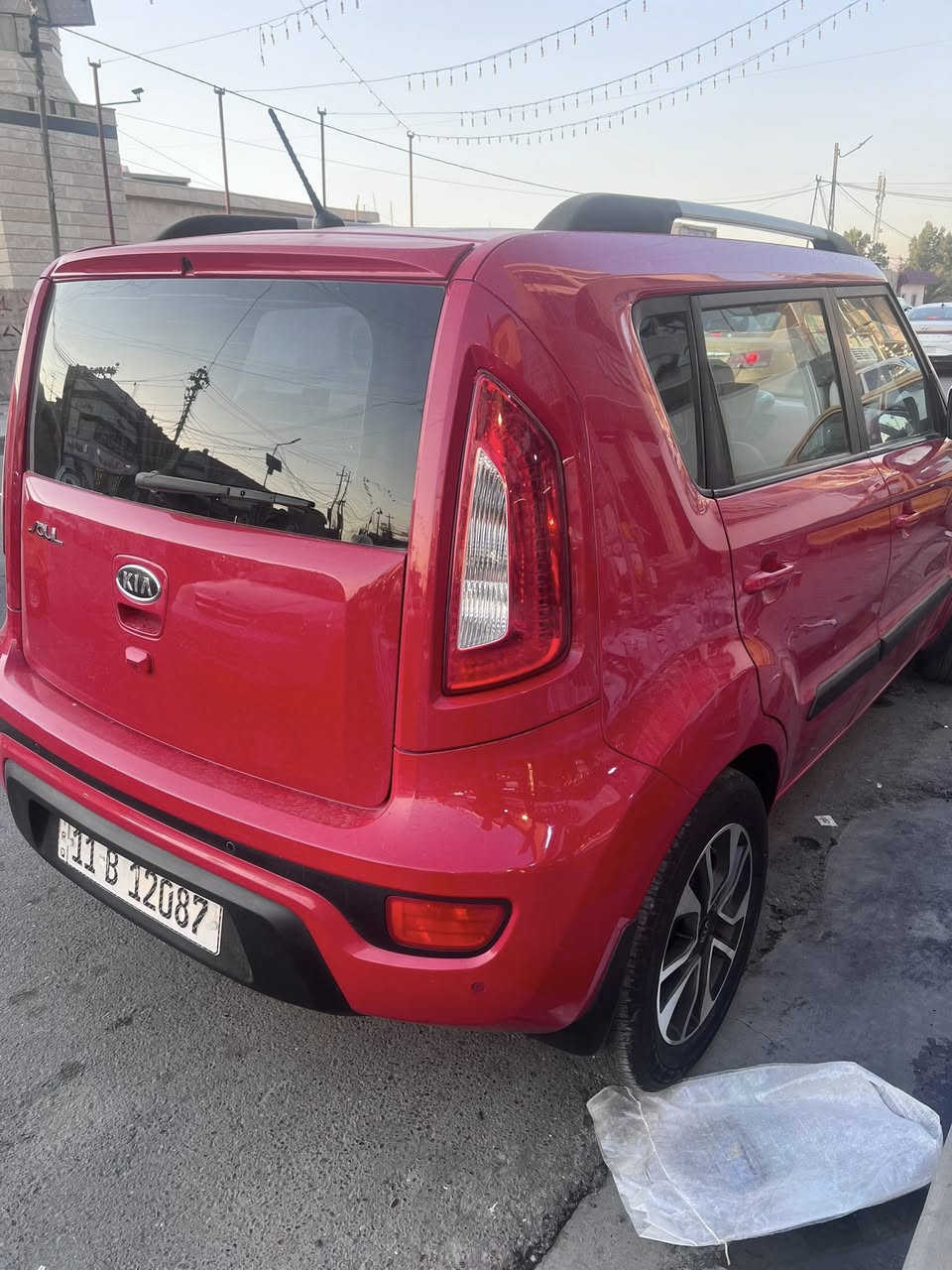 السلام عليكم كيا صول موديل ٢٠١٢ خليجية موصفات فول لد خلفي امامي فتحة سقف مري كهرباء
تحكم جهتين داخل لونين بلادي ماشية ٨١ كيلو متر مكينة ١٦٠٠ السيارة بيها جزء من الباب والجاملغ الخلفي صبغ السيارة باسمي تحويل ثاني يوم سعرها ٩٨ وبيها مجال بسيط مكانها بغداد  ***********
