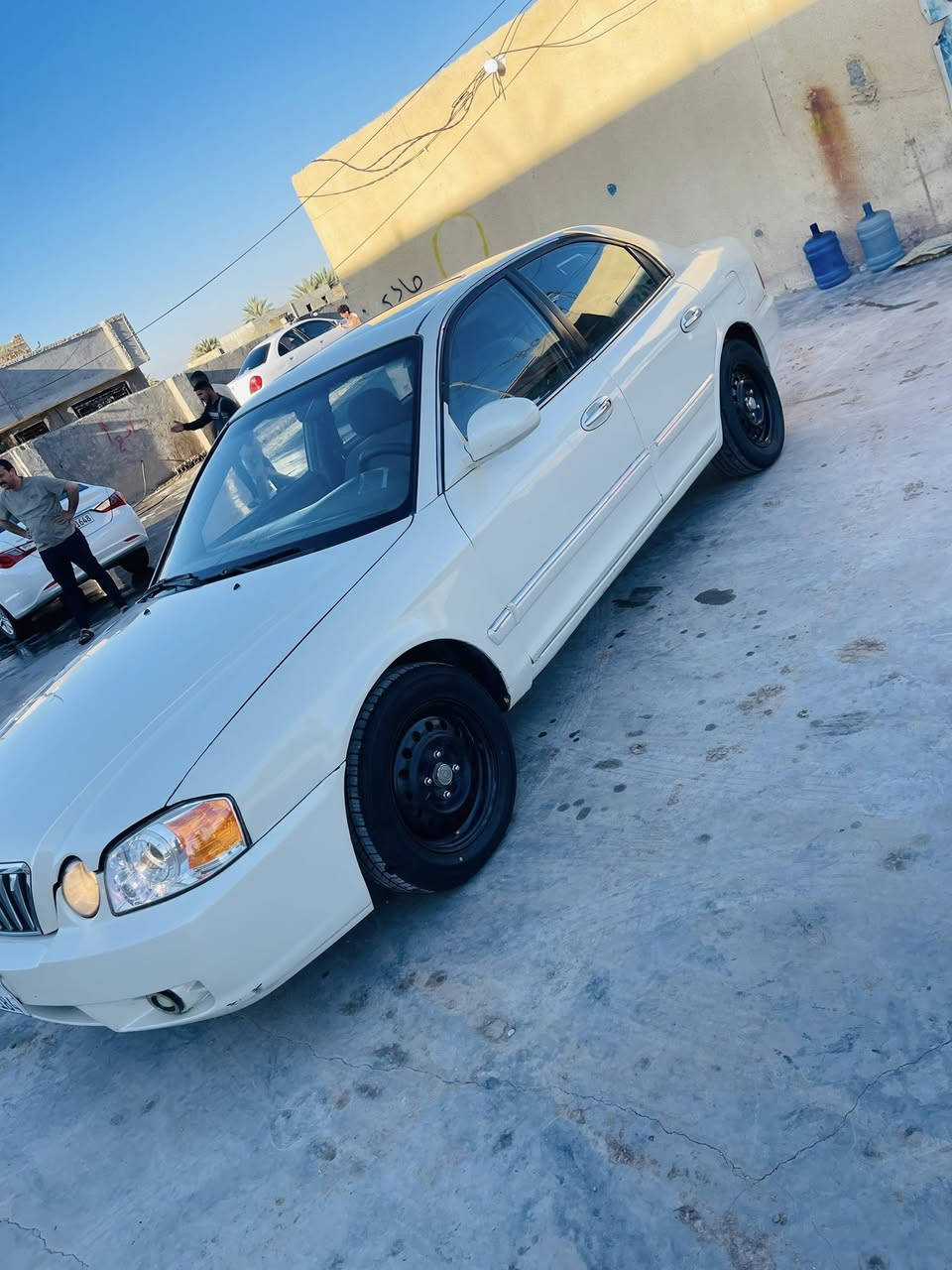 السلام عليكم

كيا اوبتيما  2005 لون ابيض صدفي 

مكينه 2700 

رقم بغداد دولي تحويل مباشر 

مصبوغه عام جماليه 

السياره جاهزه مجهزه ماناقصه كلشي 

السعر ( 59 ) وبيه مجال قليل 

الشراي يتصل *********** 

مكان السياره بابل 

  الخاص مغلق بدون حراج
