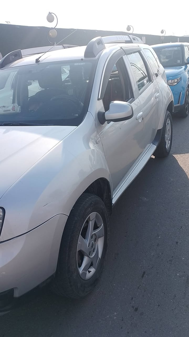 رينو داستر 2018 ماشيه 47 محرك 2000 رقم بغداد 110 وبيها مجال
***********
