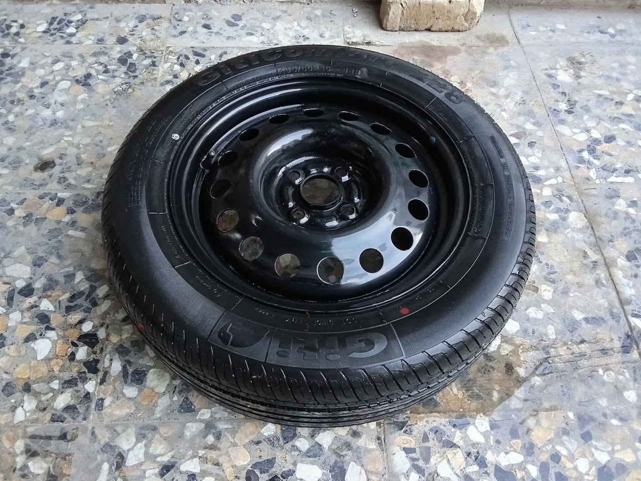 السلام عليكم شباب تاير 15هو ويل نظافته 100٪ مانازل للكاع حجم 15 ع195ع60 للبيع السعر 65 العنوان بغداد الحسينيه
***********
