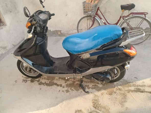 السلام عليكم 
دراجه سبيسي نكره سلف كامله دراجه نضيفه للبيع سعرها 150 مكاني حله محاويل 
مكلف بل نشر هاذه رقم راعيها ***********
(مستعجل عله بيعتها كلش )
